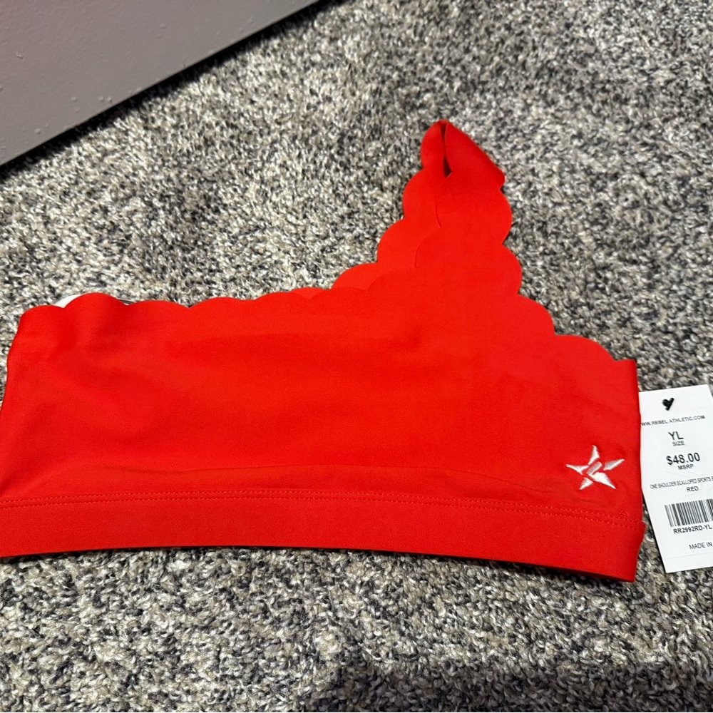 One shoulder sports bra